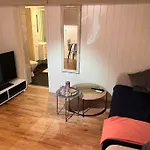 Cozy 1 Bedr Apartment Close To Everything!